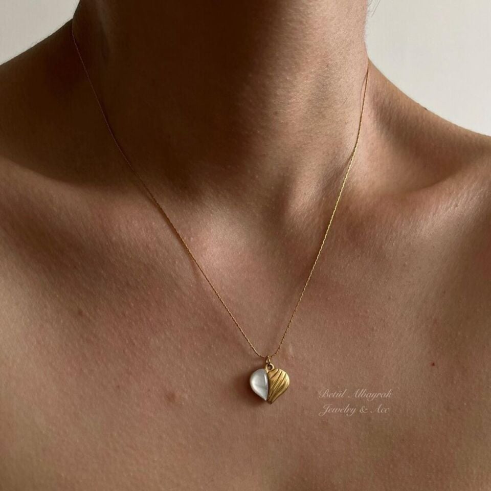 Çelik Desenli Sedef Kalp Kolye