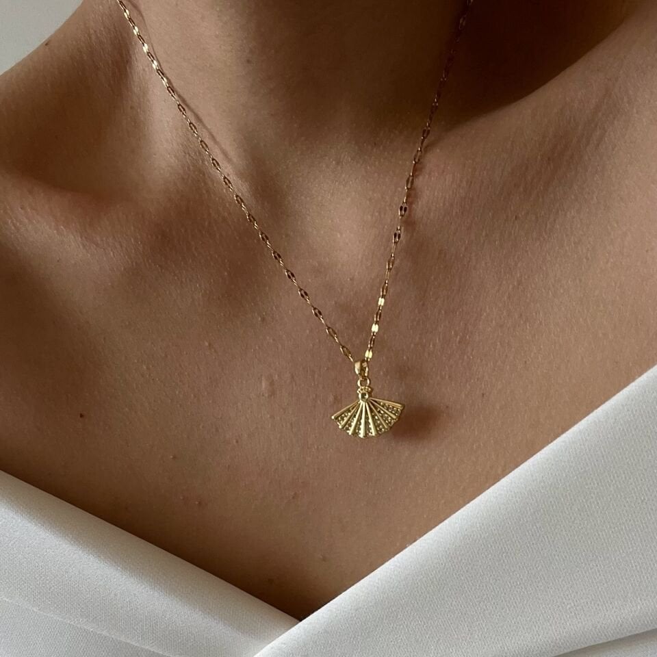 Çelik Taşlı Yelpaze Kolye