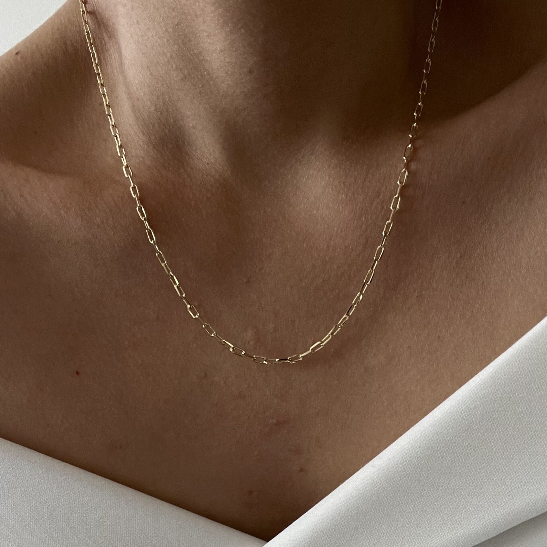 Altın Kaplama Minimal Ataç Zincir Kolye