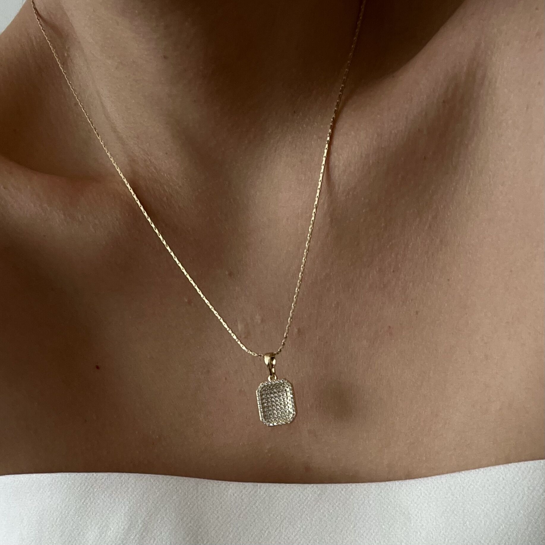 Full Taşlı Kare Plaka Xuping Kolye