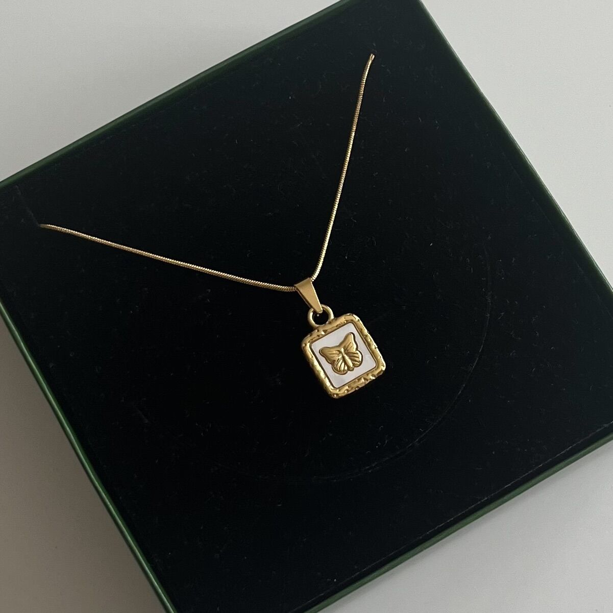 Çelik Sedefli Kelebek Kolye