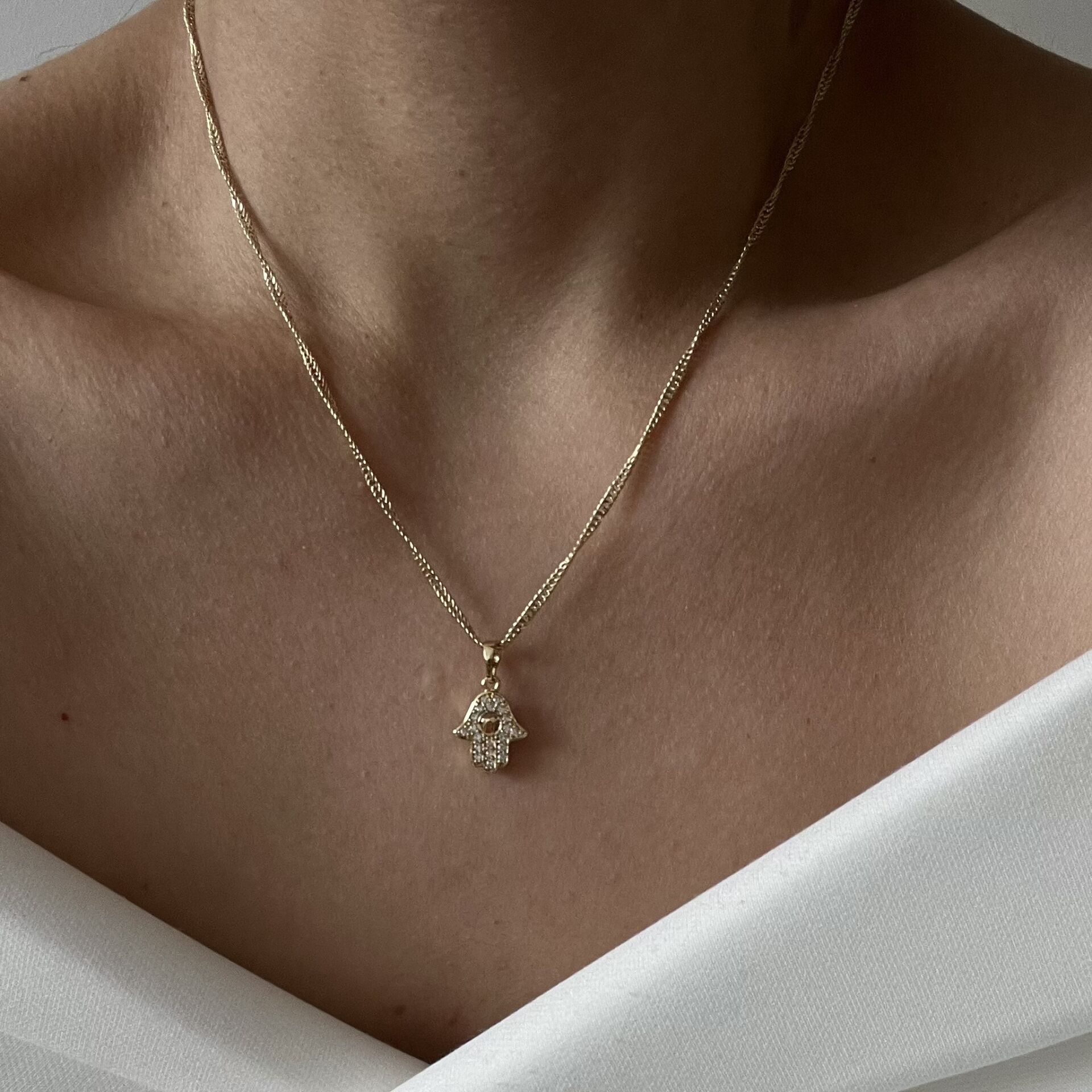 Taşlı Fatma Ana Eli Xuping Kolye