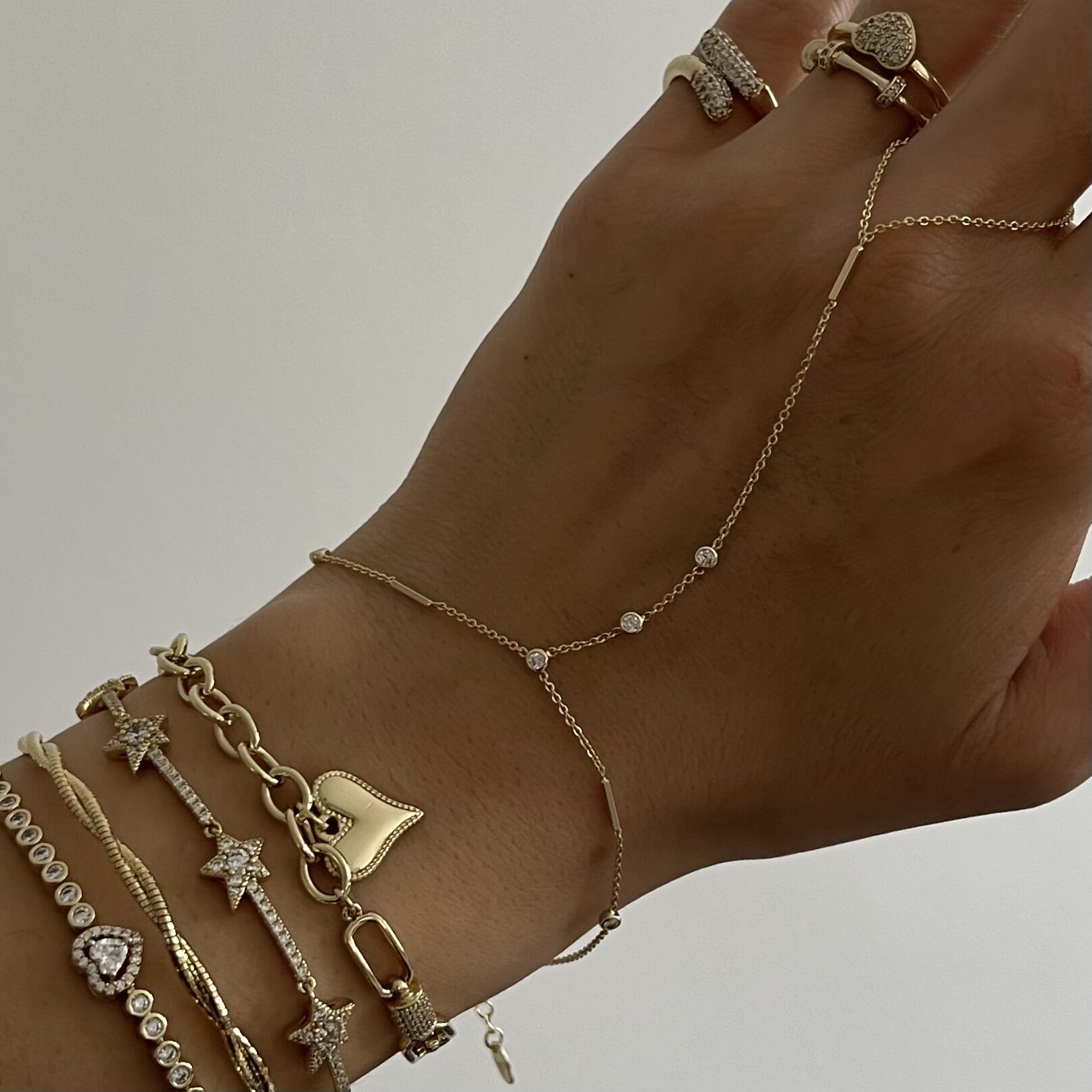 Üç Taşlı Şerit Detaylı Şahmeran