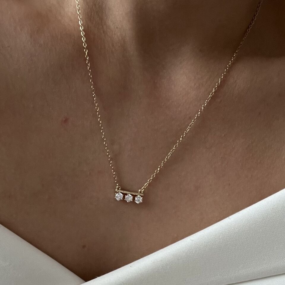 Üç Taşlı Minimal Xuping Kolye