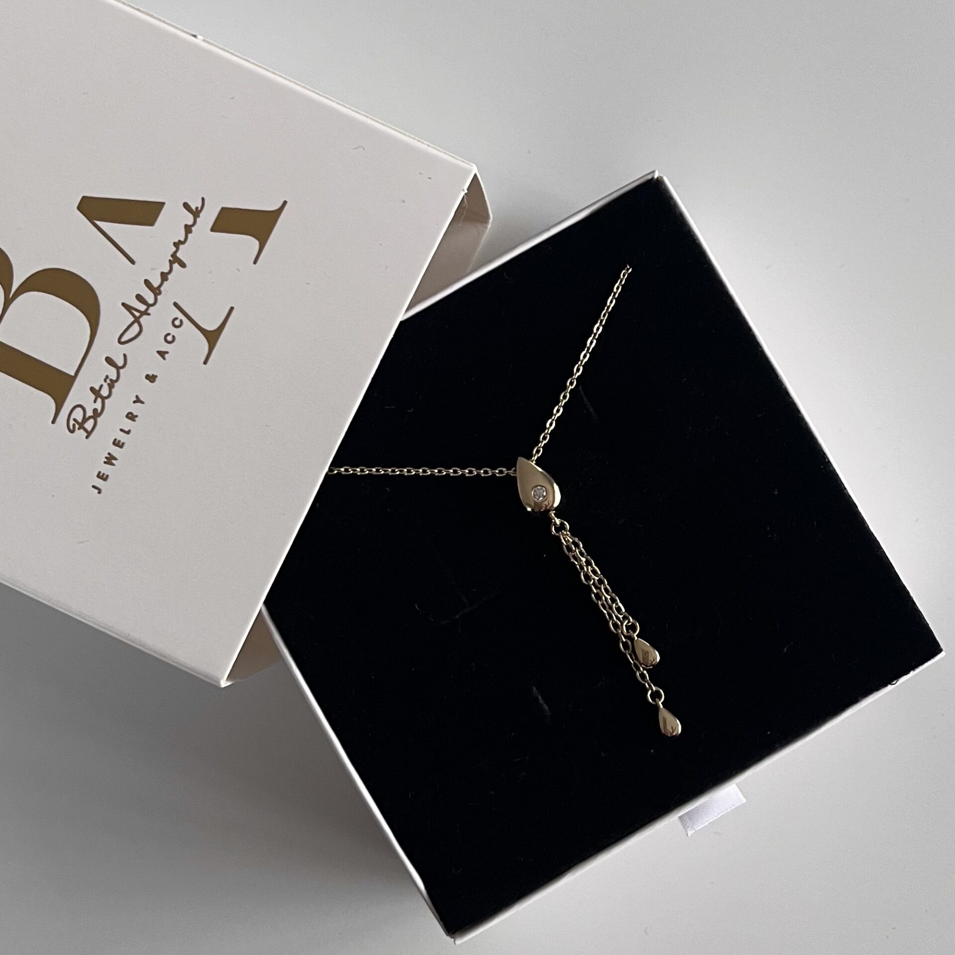 Sallantılı Minimal Taşlı Xuping Kolye