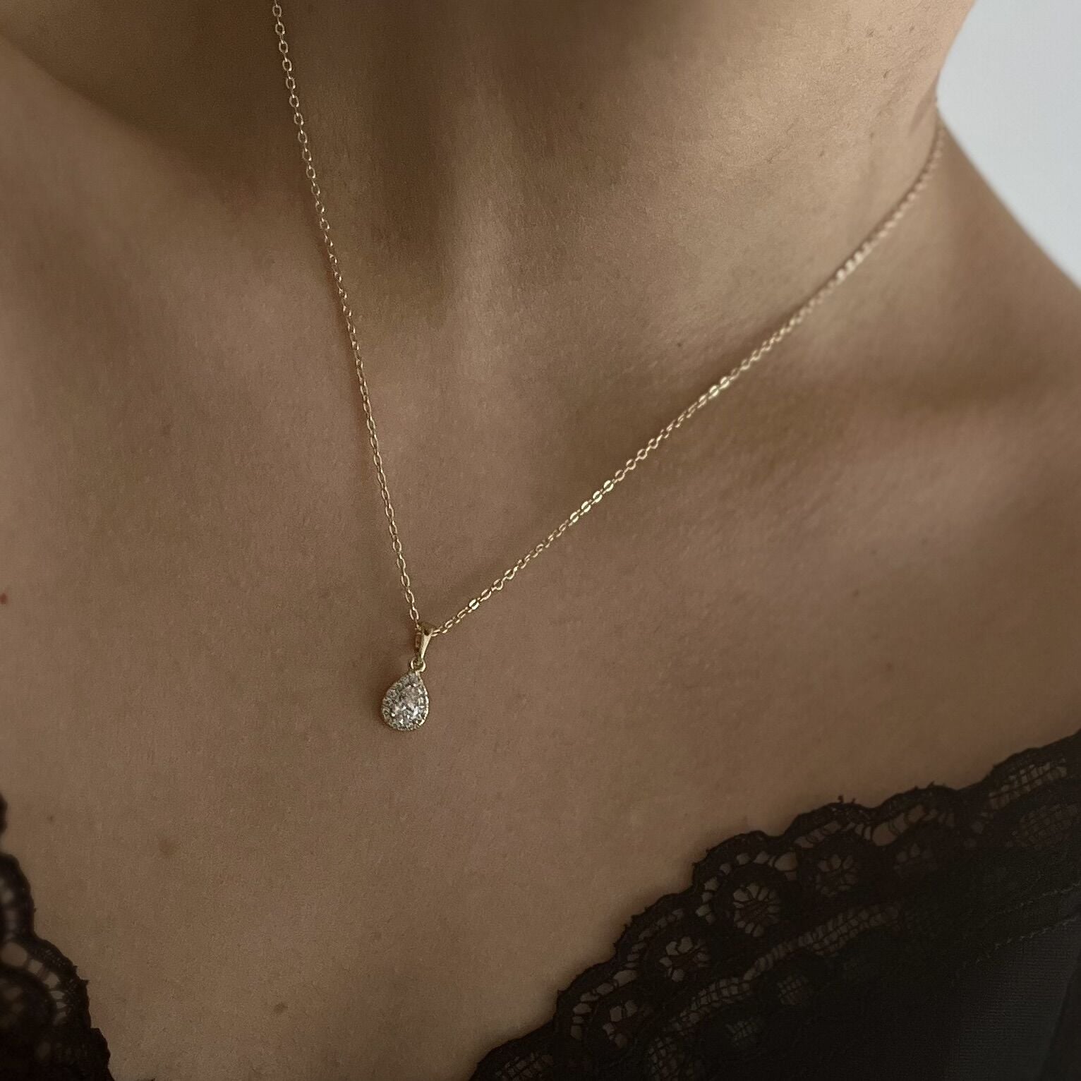 Oval Taşlı Xuping Kolye