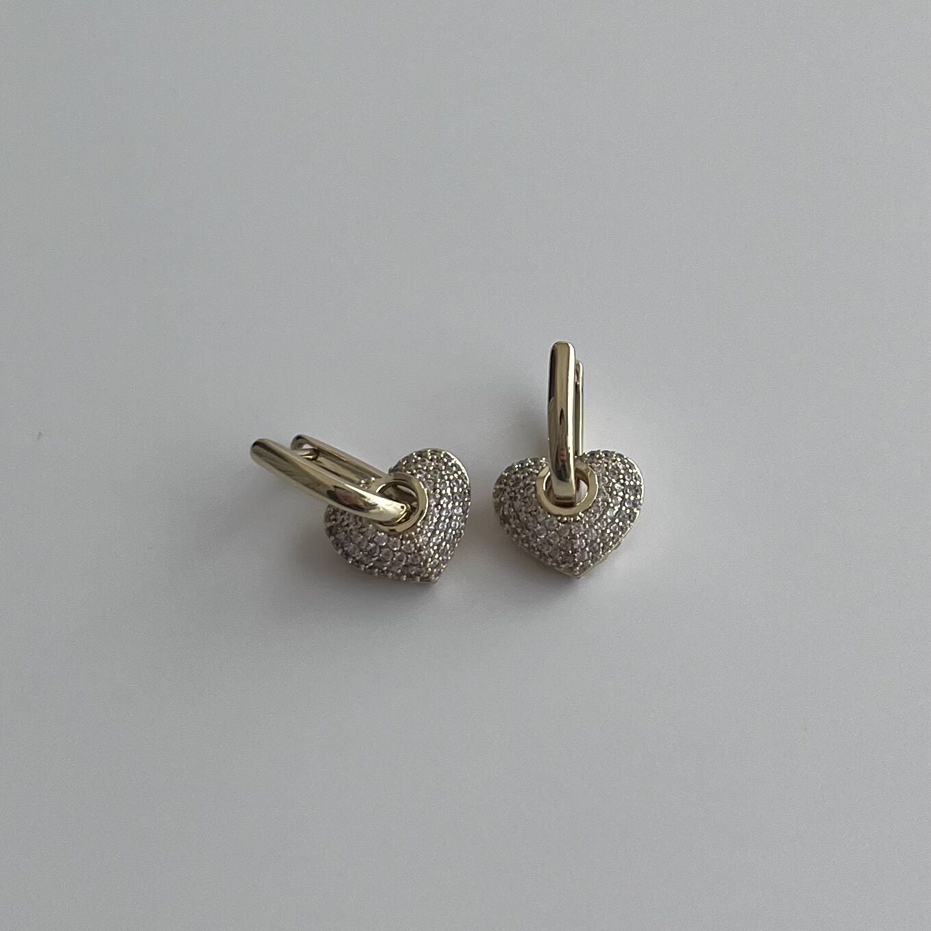 Xuping Taşlı Sallantılı Kalp Küpe