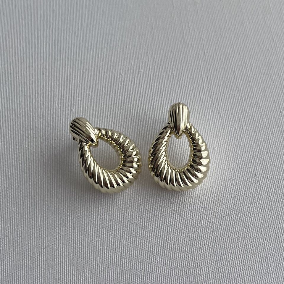 Çizgili Oval Xuping Küpe