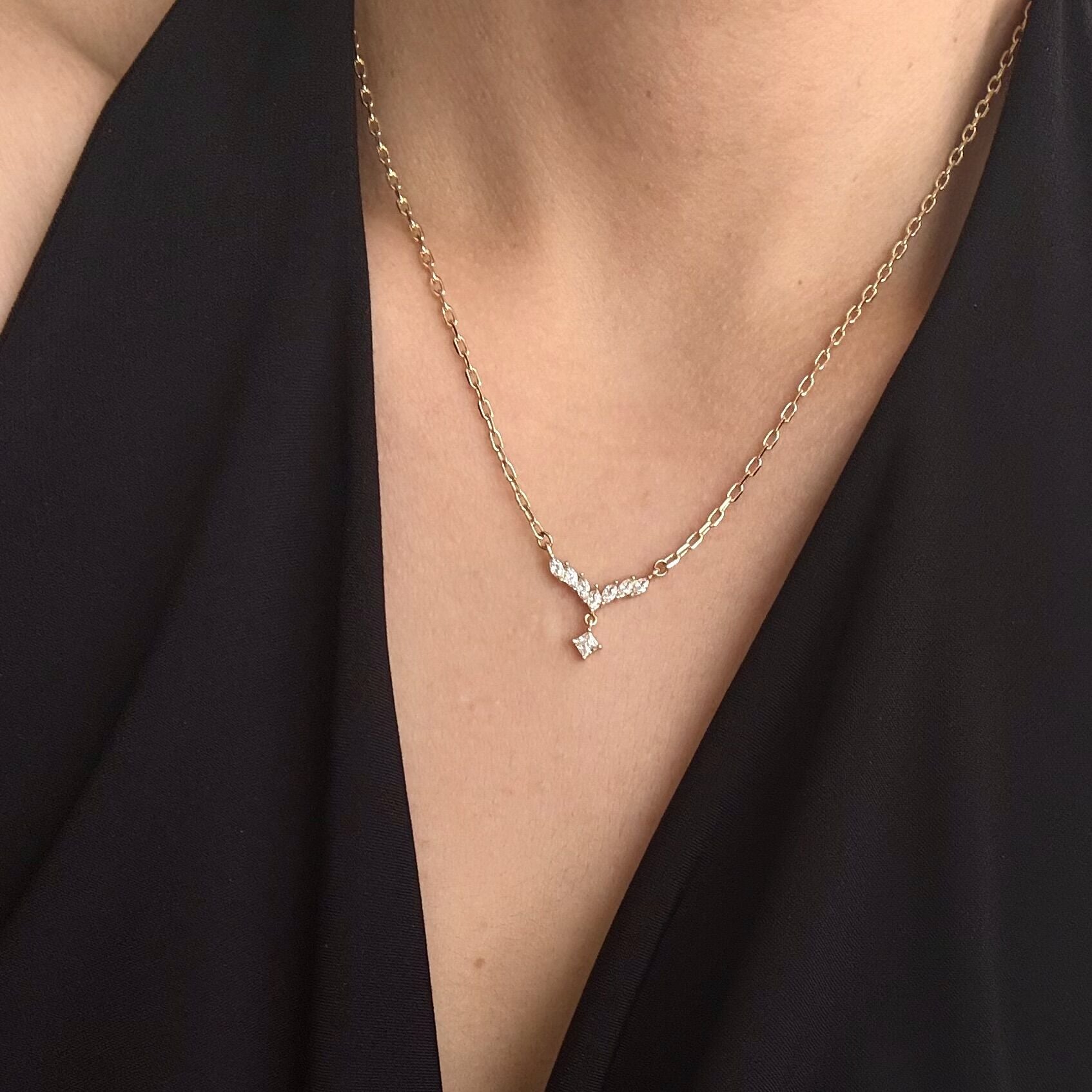 Taşlı V Model Xuping Kolye