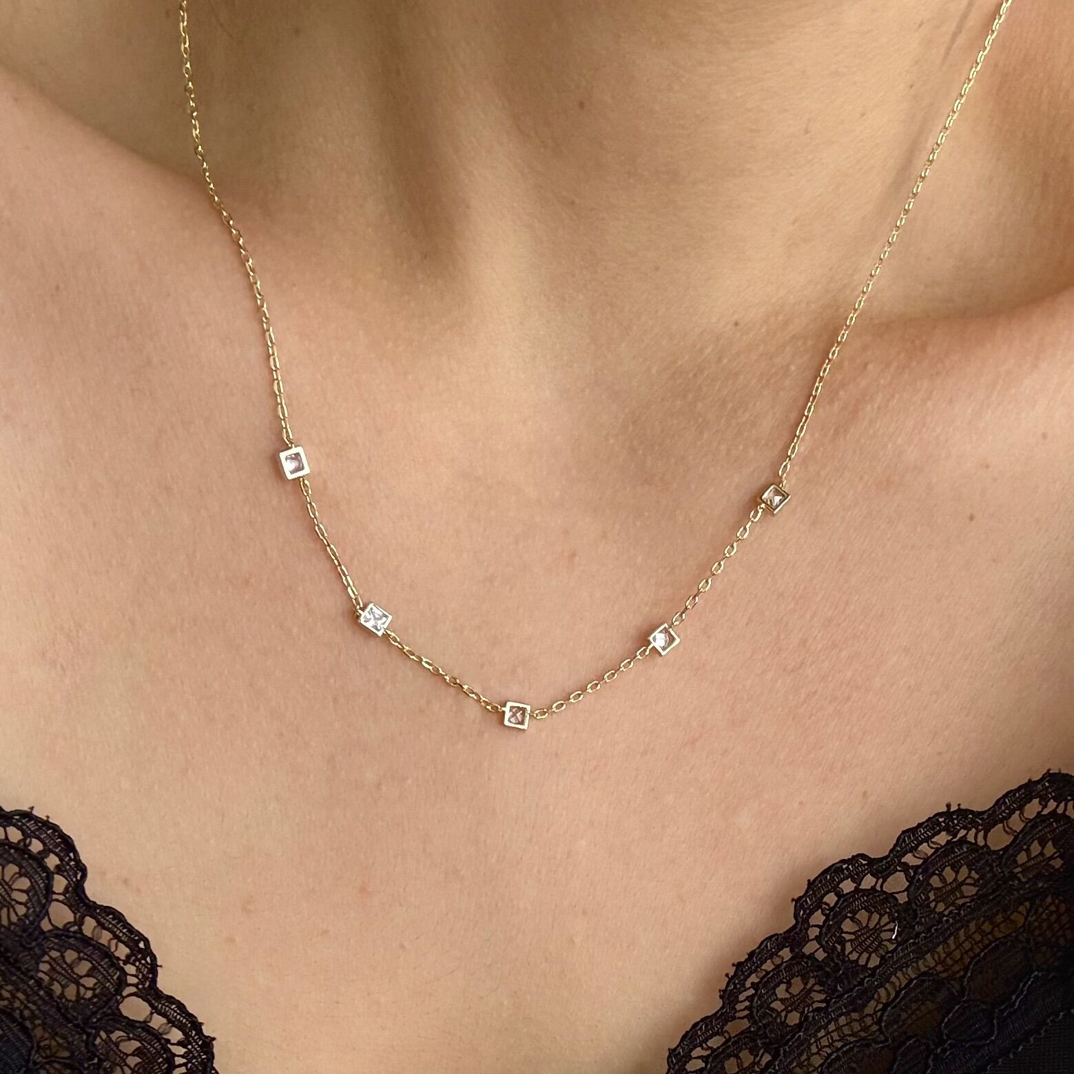 Minimal Kare Taşlı Xuping Kolye