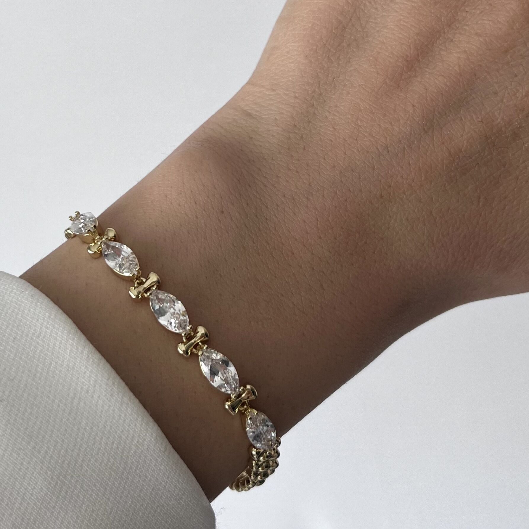 Damla Taşlı Balık Sırtı Zincirli Xuping Bileklik