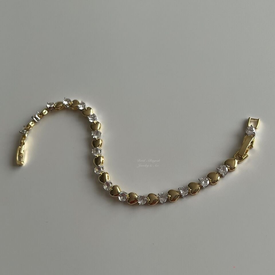 Altın Kaplama Minimal Sıralı Kalp Taşlı Bileklik