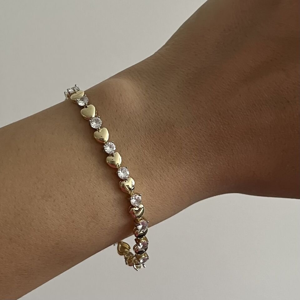 Altın Kaplama Minimal Sıralı Kalp Taşlı Bileklik