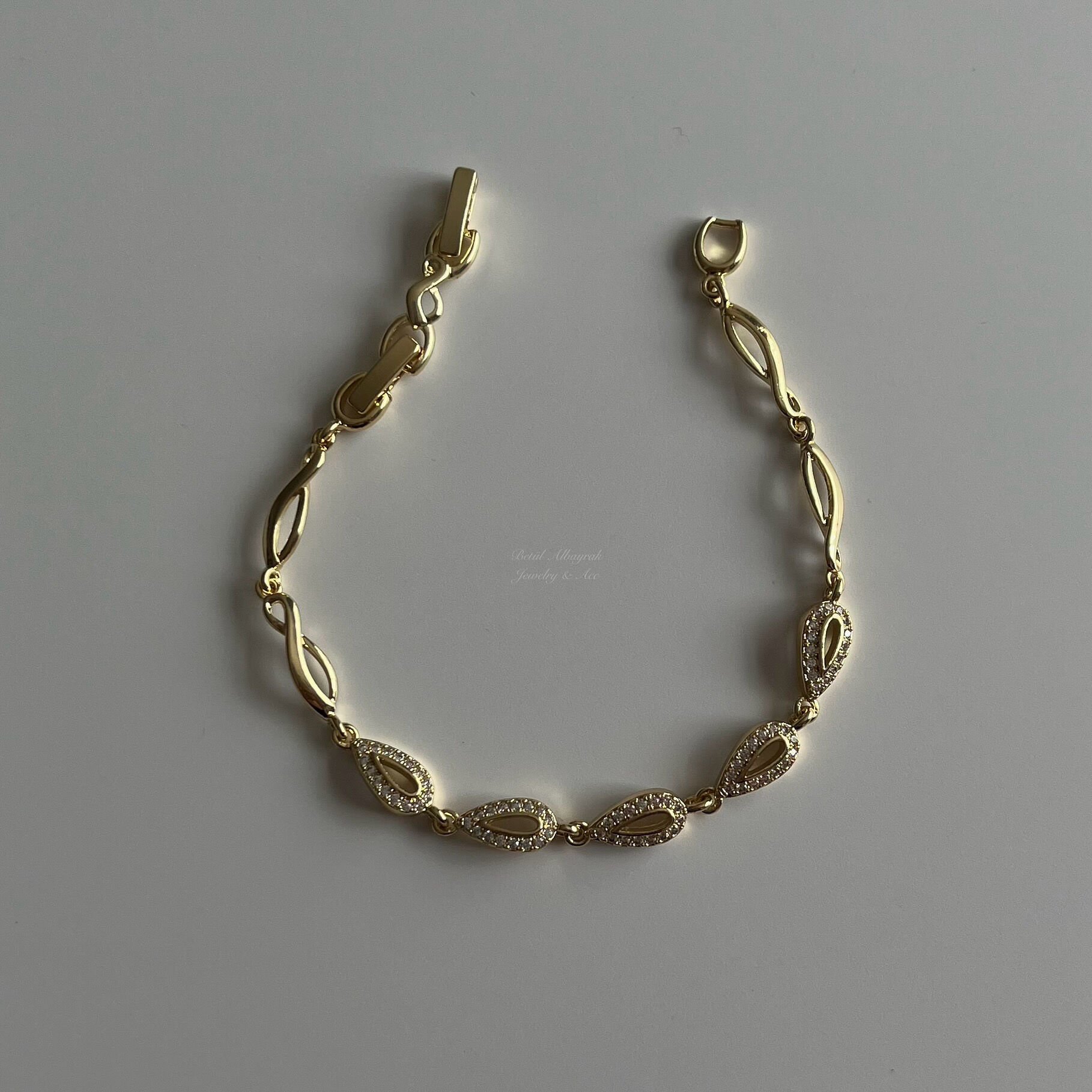Altın Kaplama Taşlı Oval Desenli Bileklik