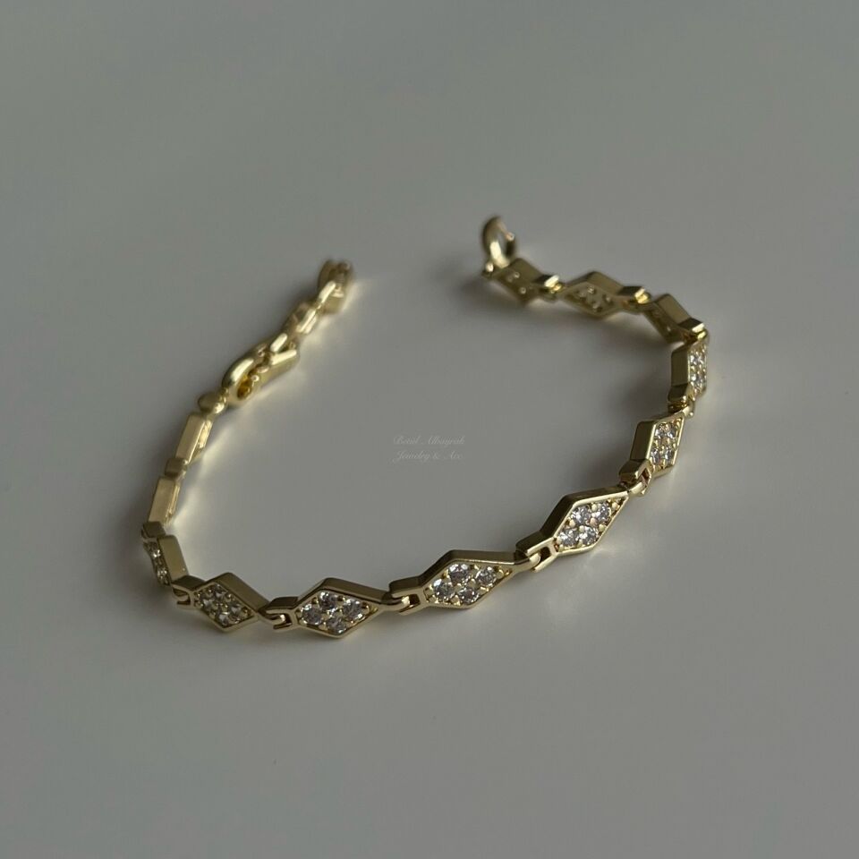 Altın Kaplama Taşlı Üçgen Desenli Bileklik