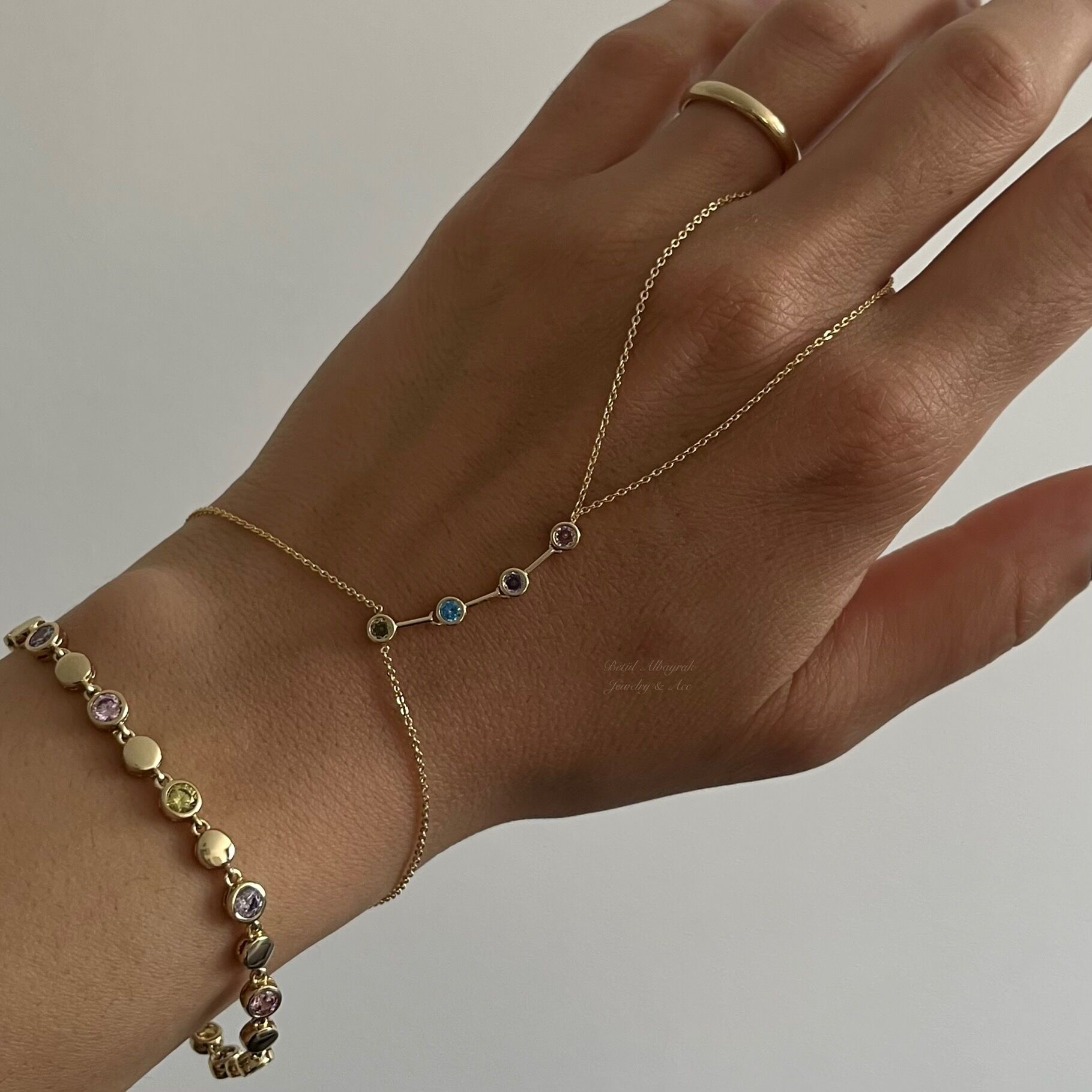 Altın Kaplama Yuvarlak Renkli Taşlı Şahmeran