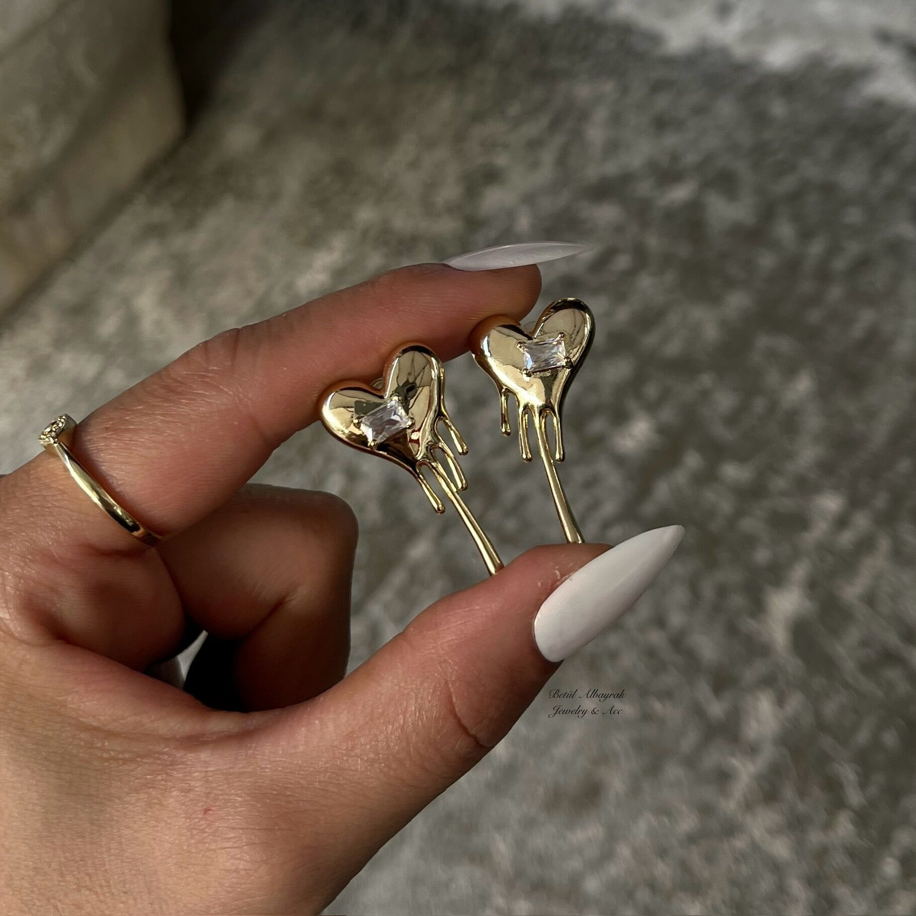 Vip Eriyen Kalp Küpe