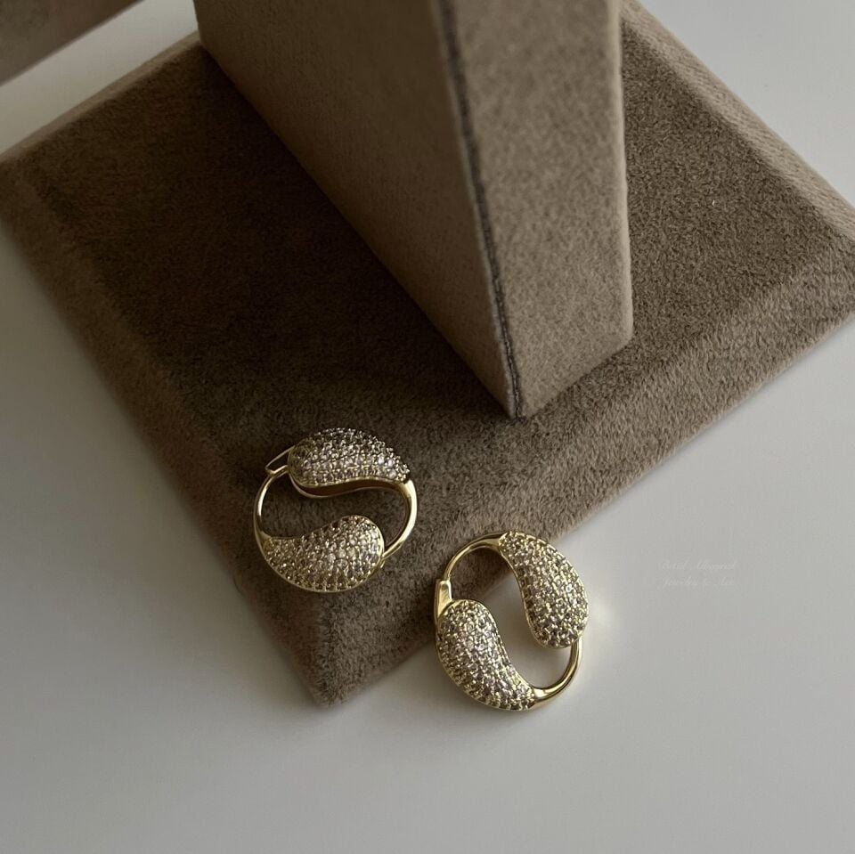 Vip Taşlı Damla Model Halka Küpe