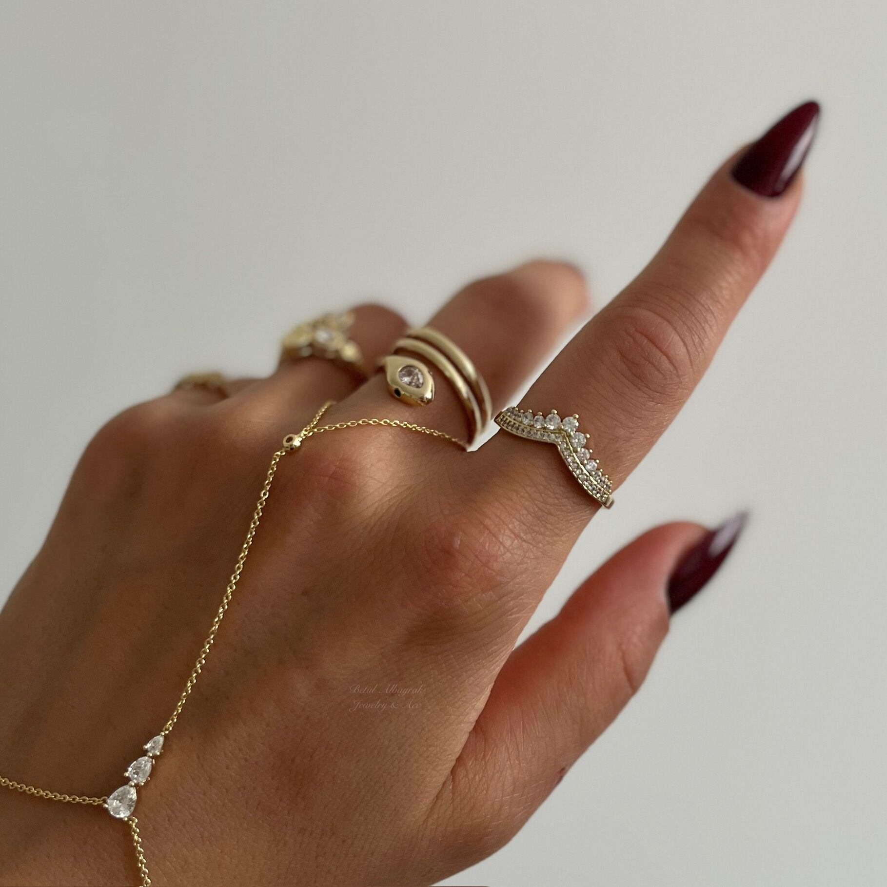 Vip Ayarlanabilir Taşlı Taç Model Yüzük