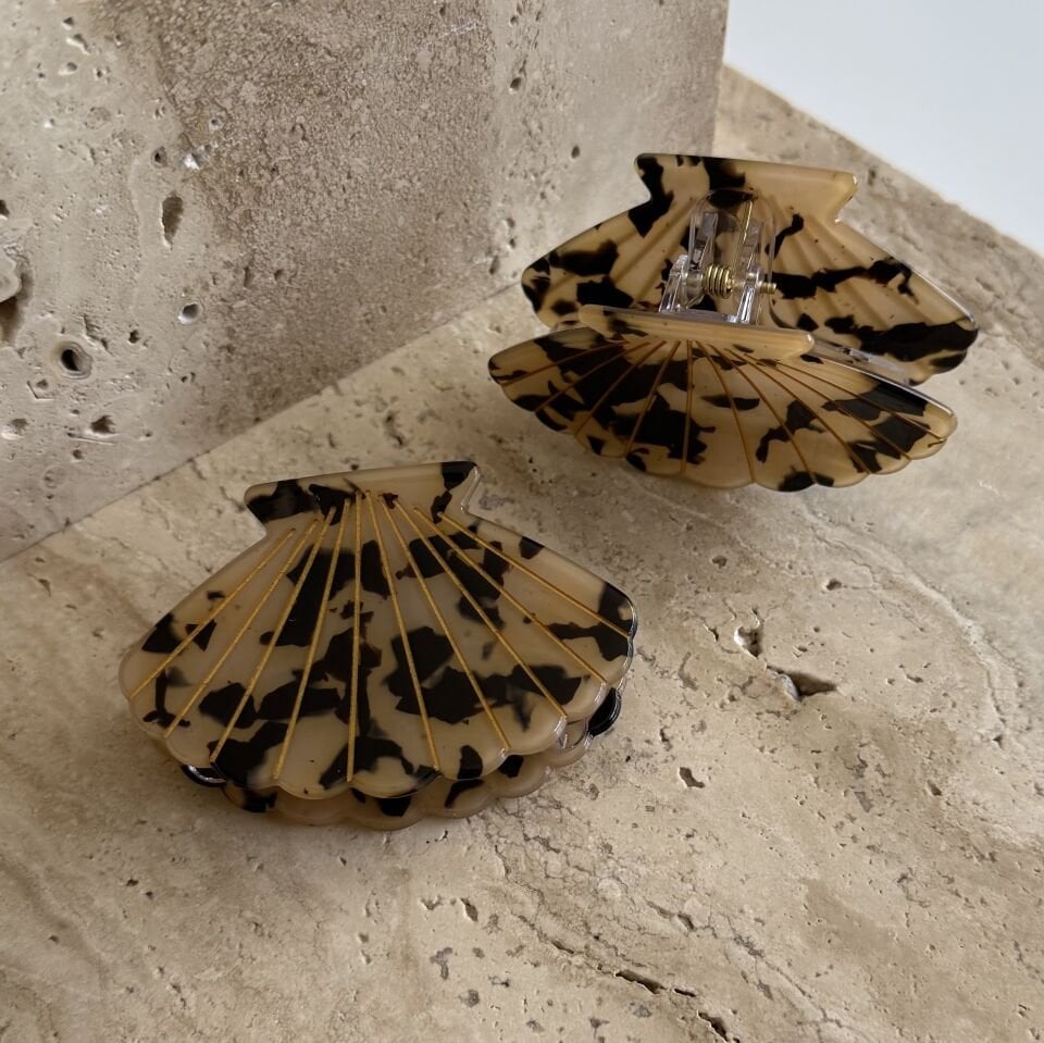 Leopar Desen İstiridye Kemik Toka