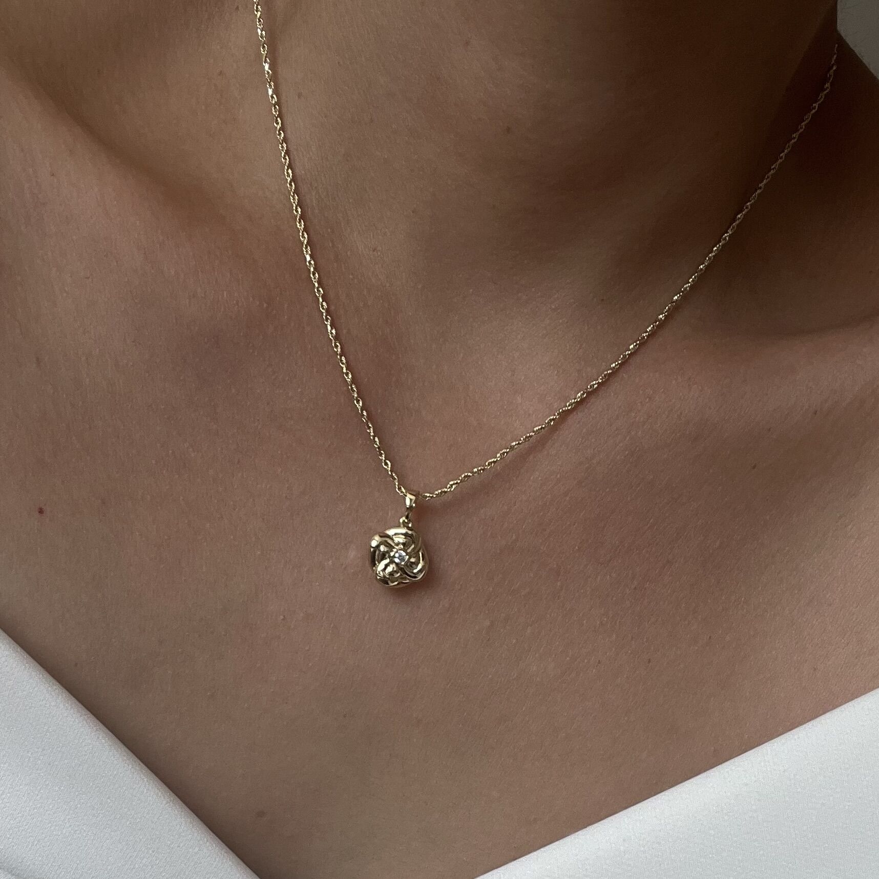 Burgu Zincir Çiçek Motif Xuping Kolye