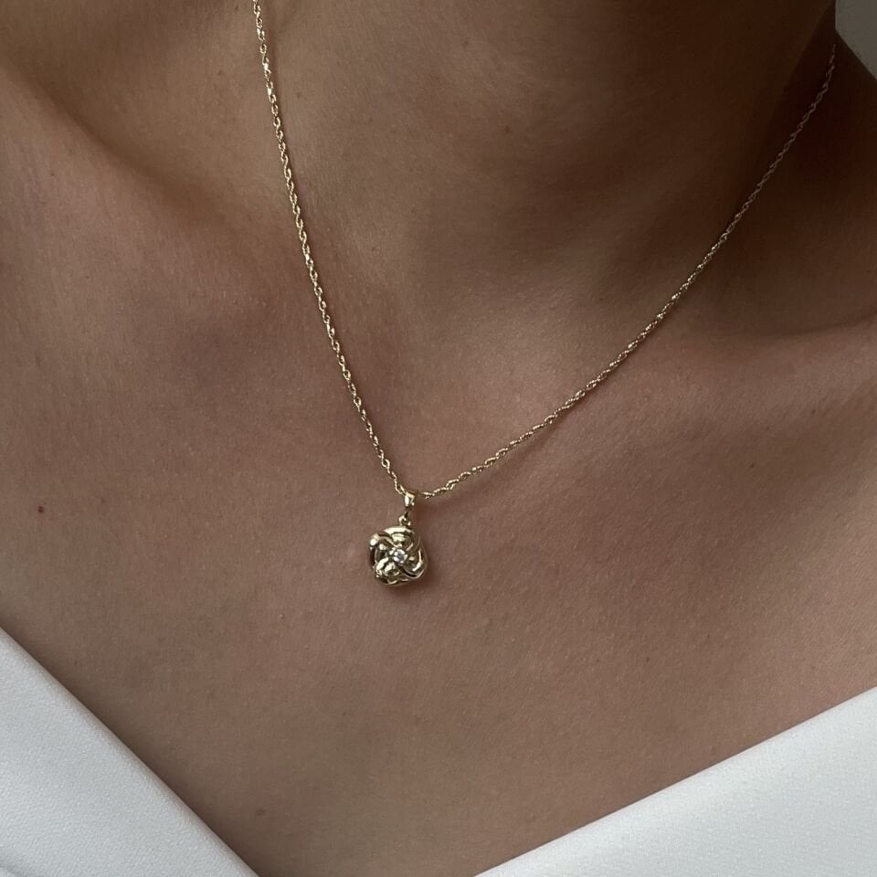 Burgu Zincir Çiçek Motif Xuping Kolye