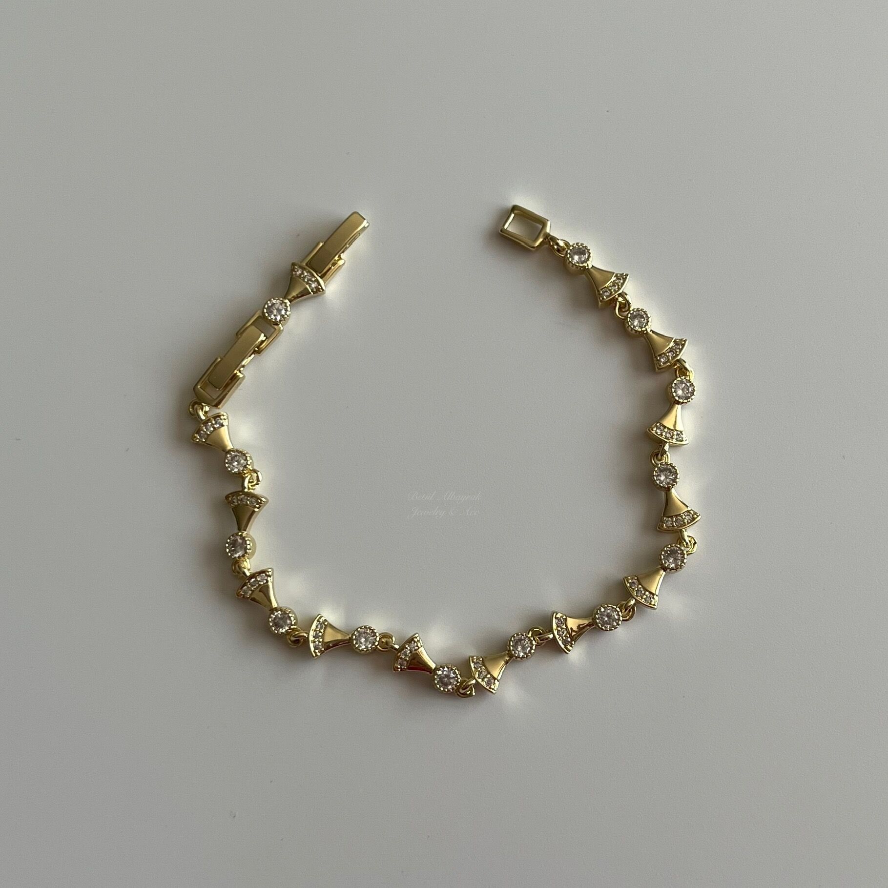 Altın Kaplama Üçgen Yuvarlak Taşlı Bileklik