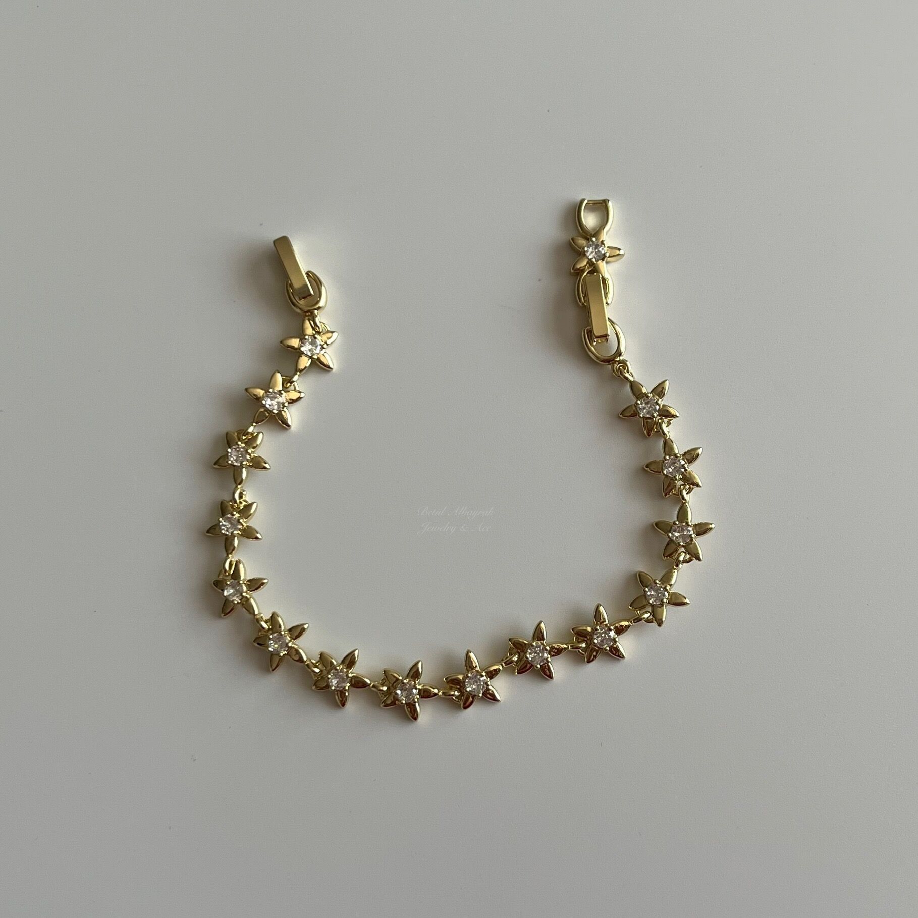 Altın Kaplama Taşlı Çiçek Model Bileklik