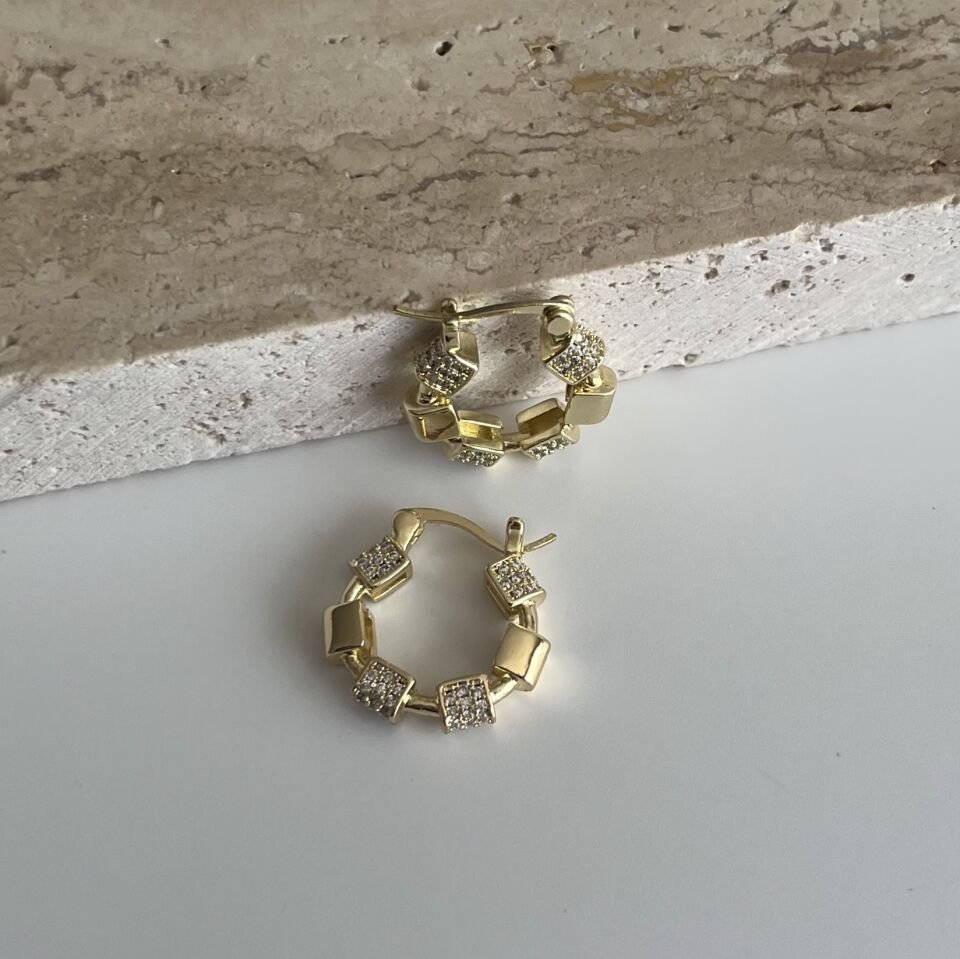 Vip Taşlı Küp Detay Halka Küpe