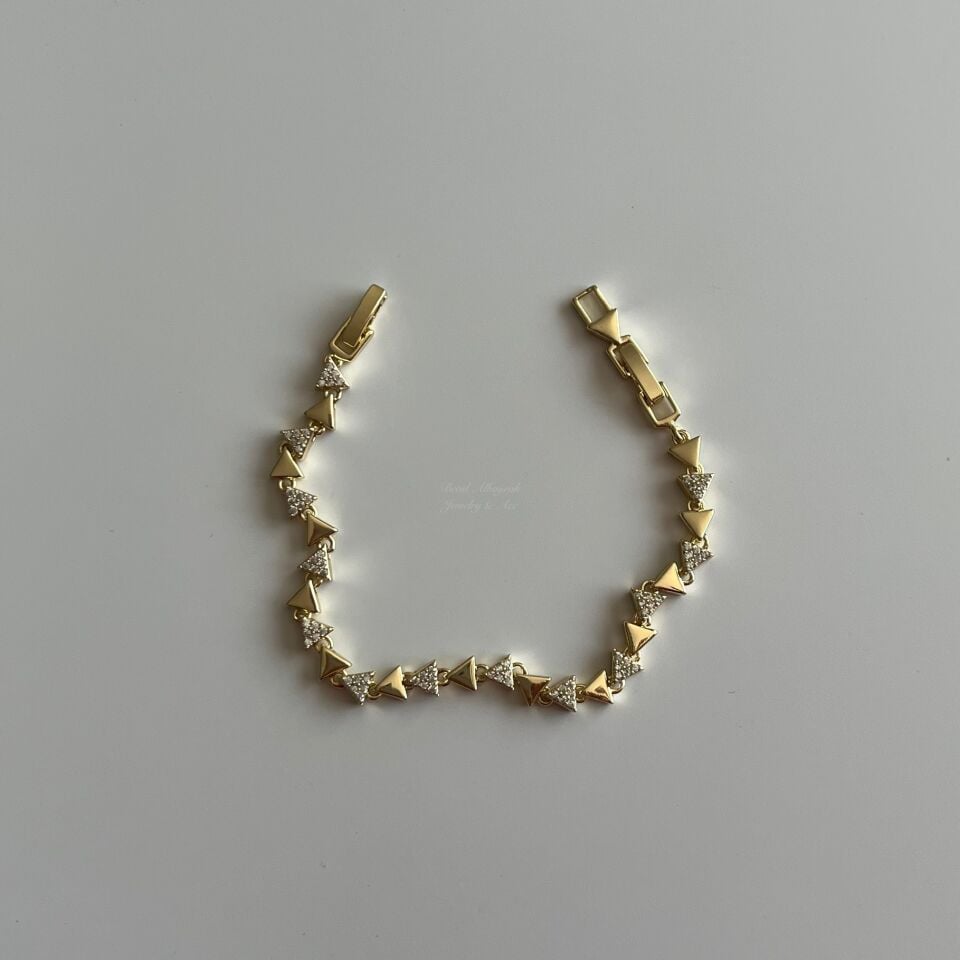 Altın Kaplama Üçgen Model Taşlı Bileklik