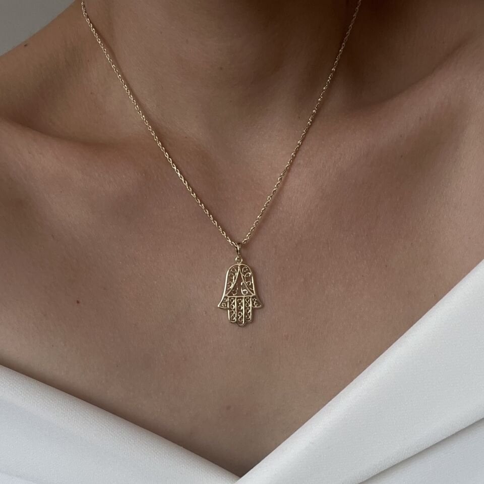 Burgu Zincir Fatma Ana Eli Xuping Kolye