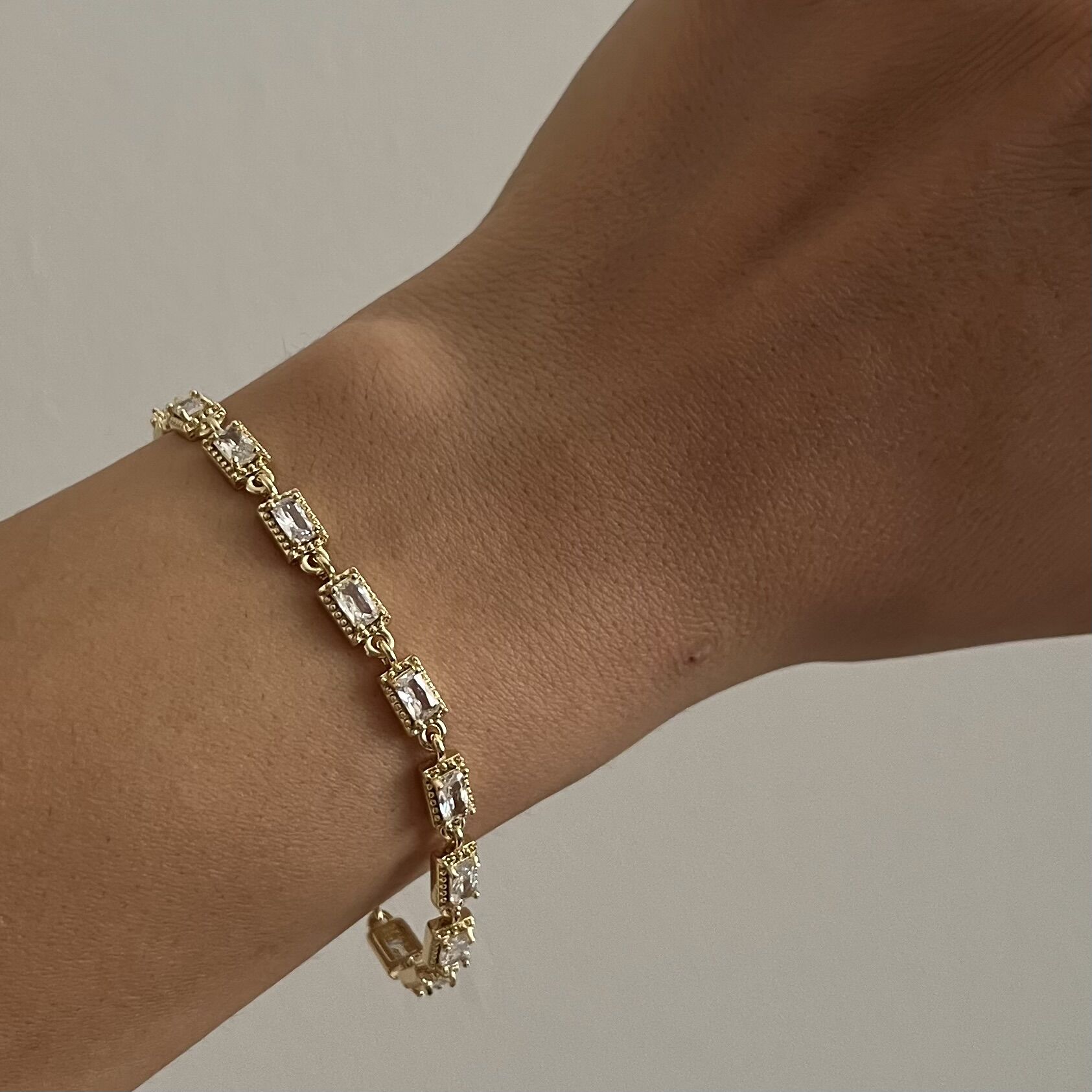 Altın Kaplama Baget Taşlı Bileklik