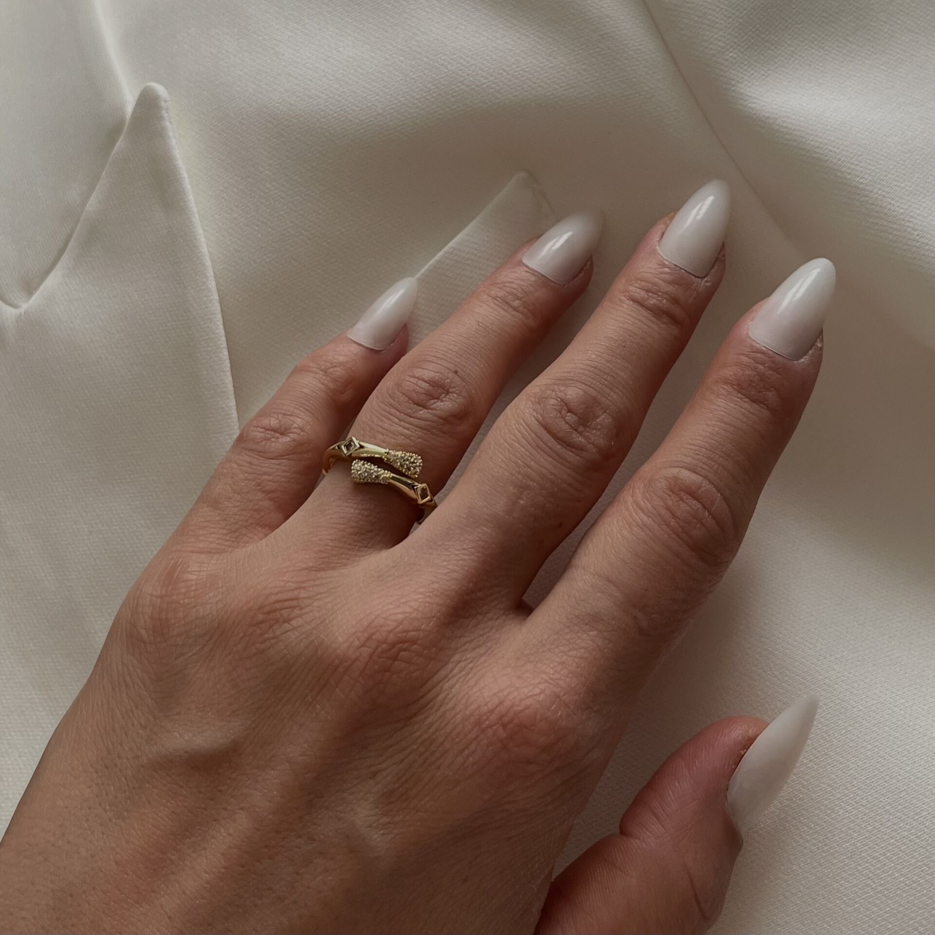 Vip Ayarlanabilir Taşlı Sarmal Yüzük