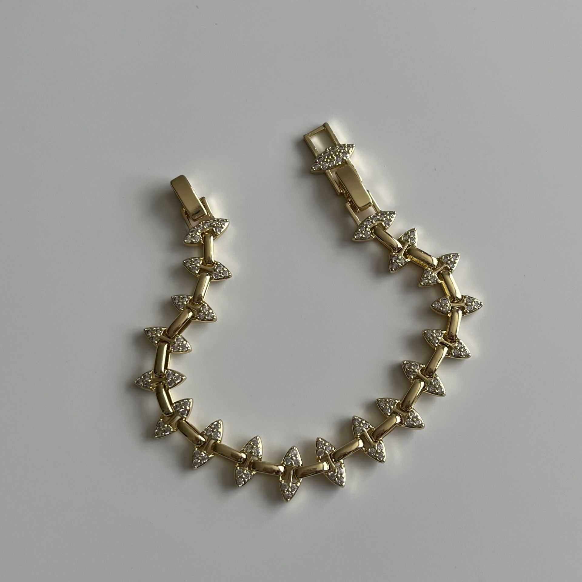 Altın Kaplama Taşlı Sivri Model Bileklik