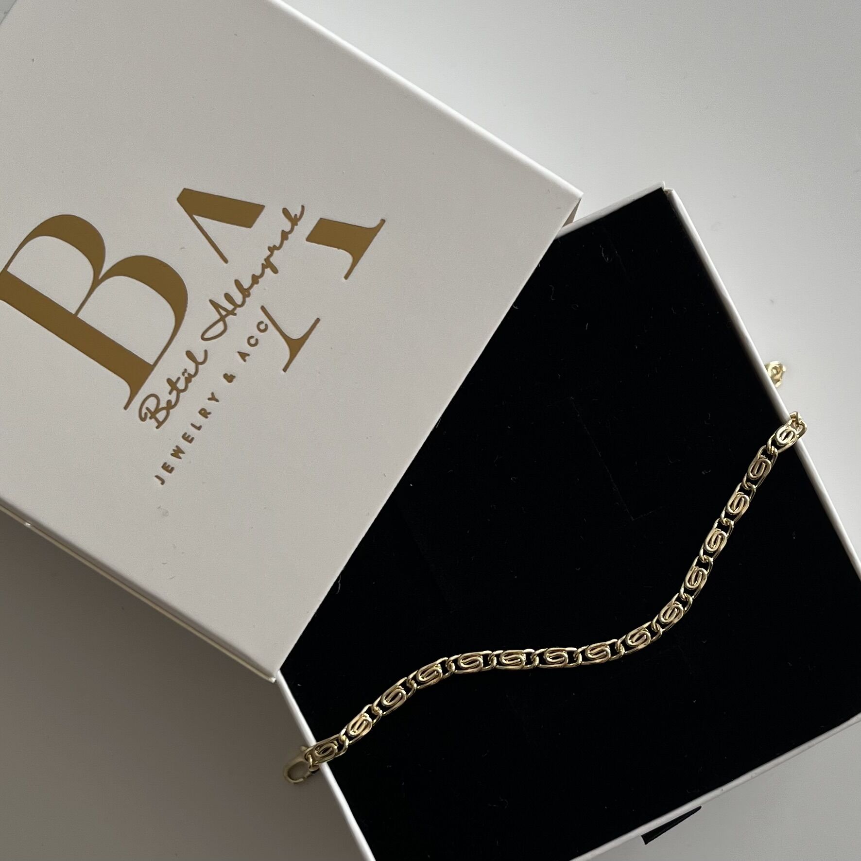 Altın Kaplama İnce Oval Desenli Bileklik