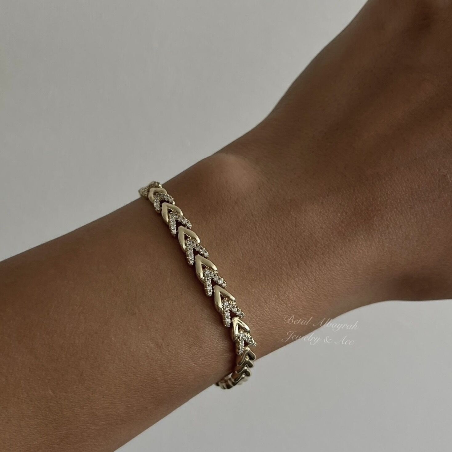 Taşlı V Model Xuping Bileklik